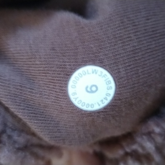 Lululemon Sherpa size 6 - Picture 2 of 2
